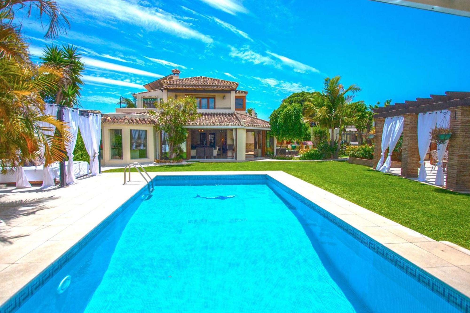 Holiday home Turrion Fuer 14 Personen In *