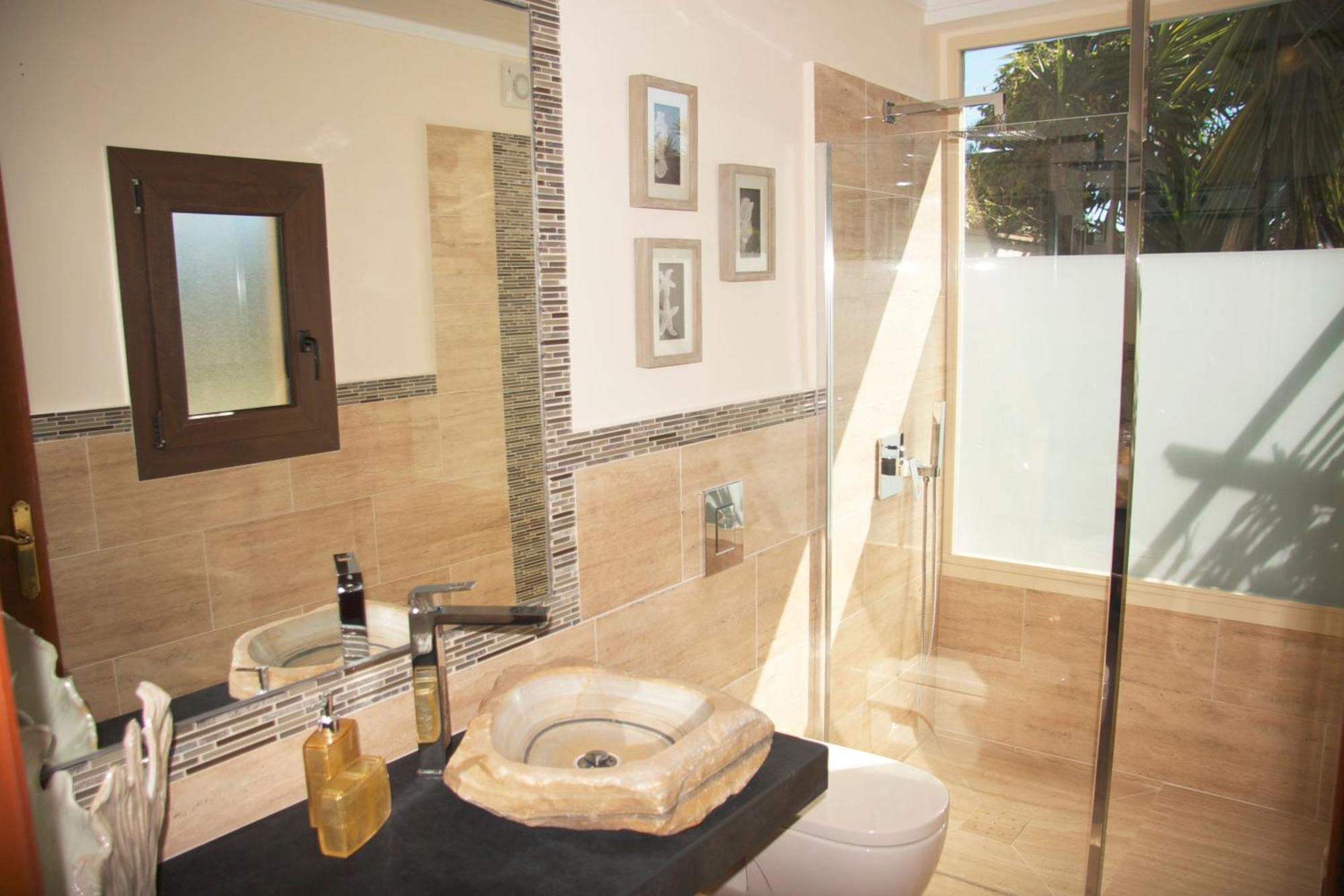 Turrion Fuer 14 Personen In Holiday home Marbella